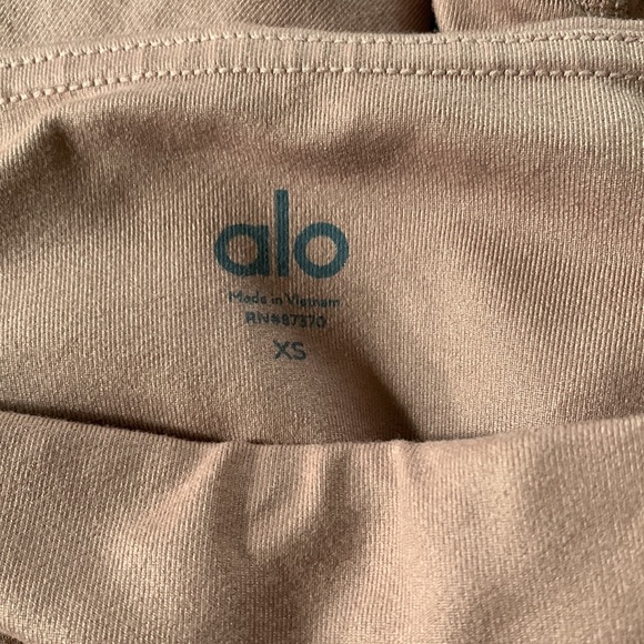 Alo Yoga Leggings - Picture 3 of 3